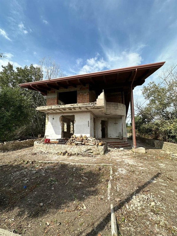 casa indipendente in vendita a Castel Volturno