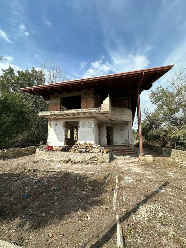 casa indipendente in vendita a Castel Volturno
