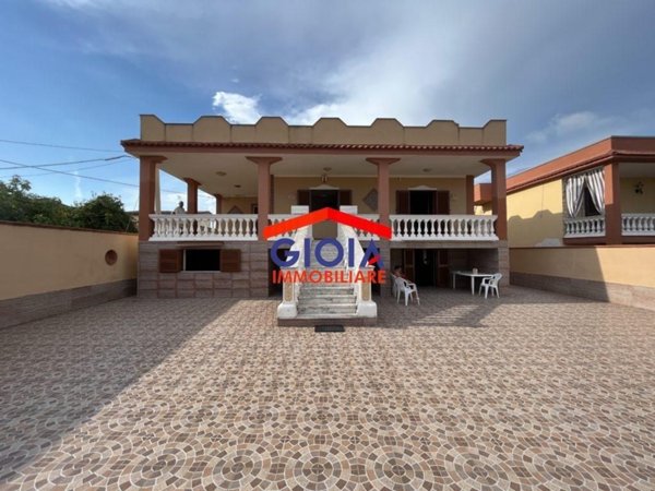 casa indipendente in vendita a Castel Volturno
