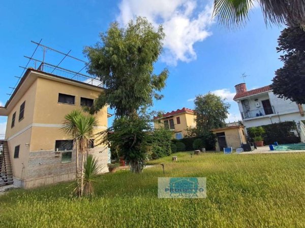 casa indipendente in vendita a Castel Volturno in zona Pineta Grande