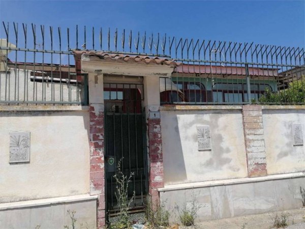 negozio in vendita a Castel Volturno
