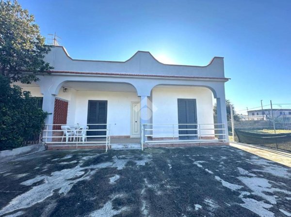 casa indipendente in vendita a Castel Volturno