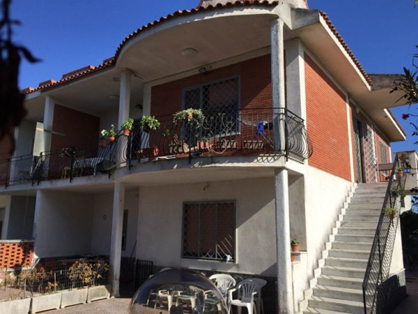 casa indipendente in vendita a Castel Volturno