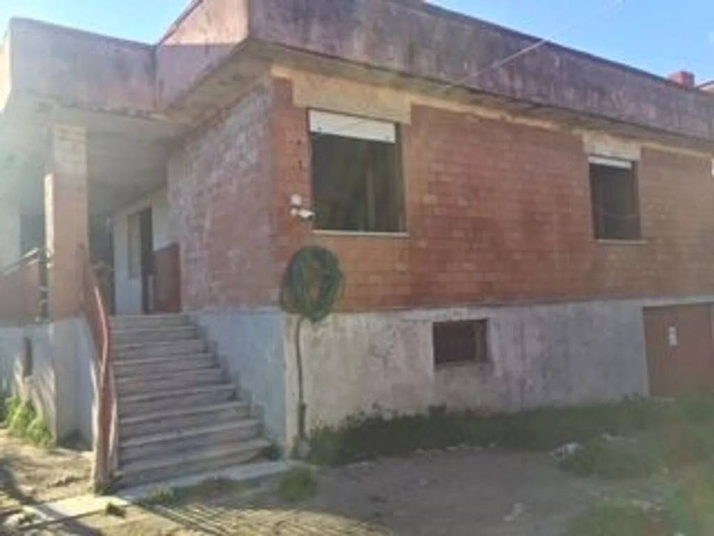 casa indipendente in vendita a Castel Volturno