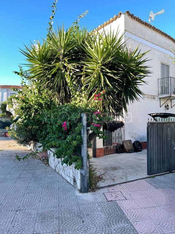 casa indipendente in vendita a Castel Volturno