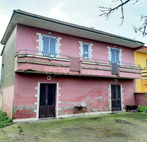 casa indipendente in vendita a Castel Volturno