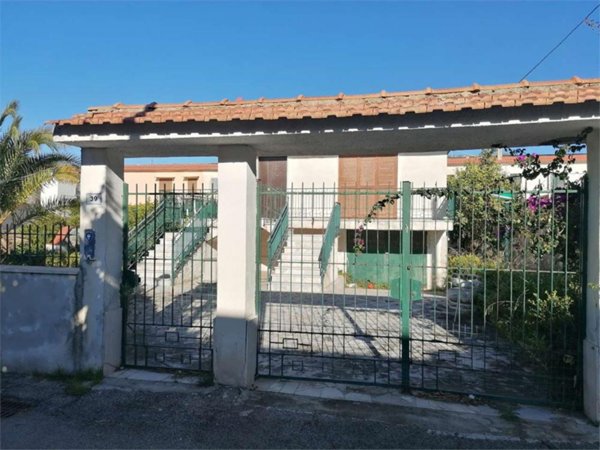casa indipendente in vendita a Castel Volturno