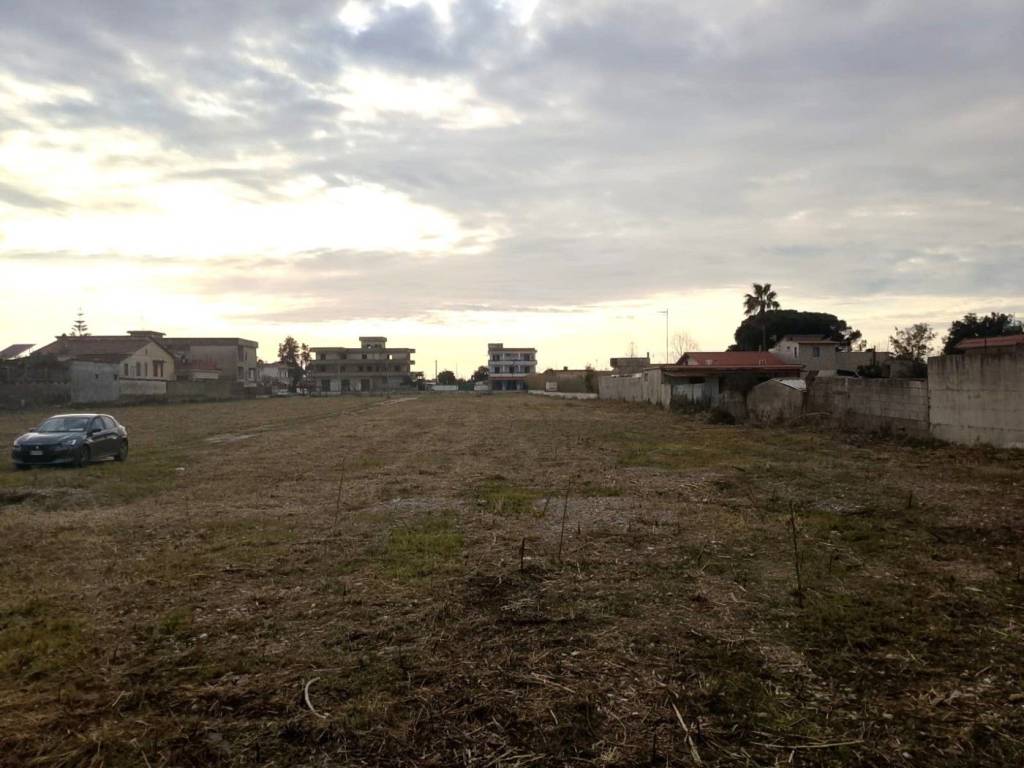 terreno edificabile in vendita a Castel Volturno