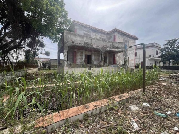 casa indipendente in vendita a Castel Volturno