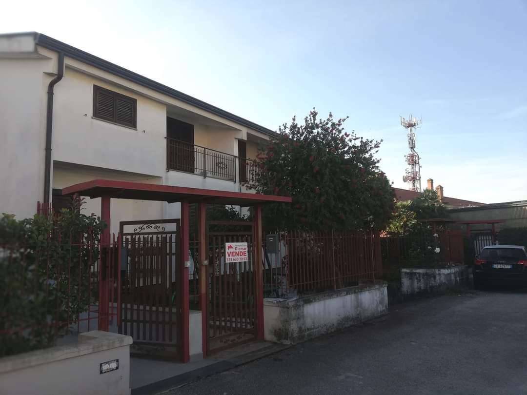 casa indipendente in vendita a Castel Volturno