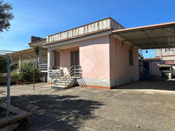 casa indipendente in vendita a Castel Volturno