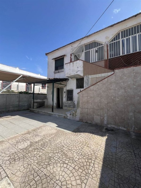 casa indipendente in vendita a Castel Volturno