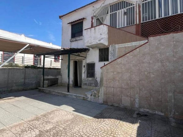 casa indipendente in vendita a Castel Volturno