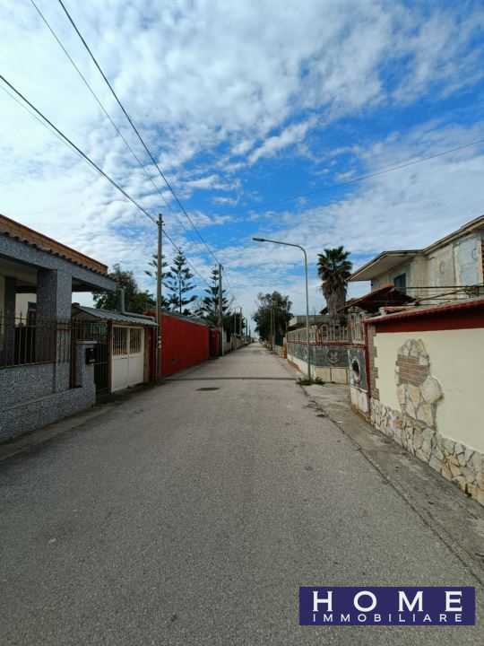 casa indipendente in vendita a Castel Volturno