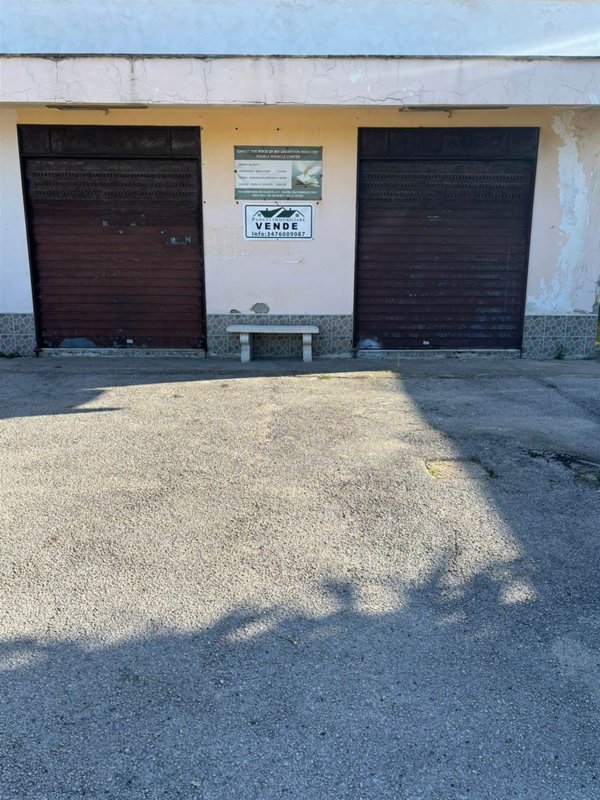 negozio in vendita a Castel Volturno in zona Pineta Grande