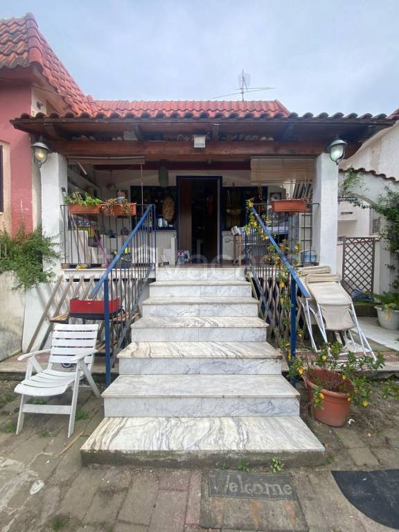 casa indipendente in vendita a Castel Volturno