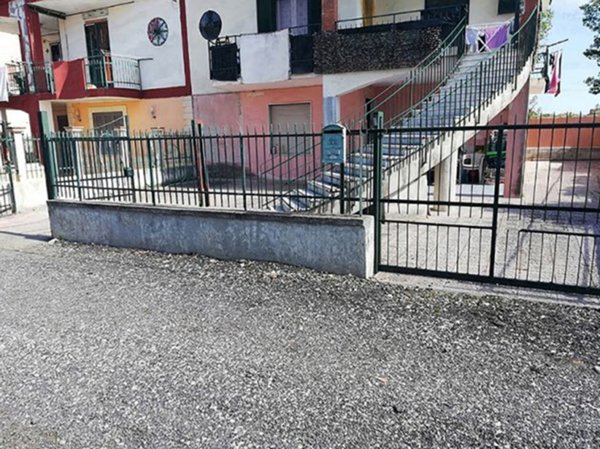 casa indipendente in vendita a Castel Volturno