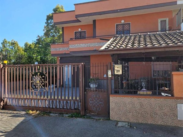 casa indipendente in vendita a Castel Volturno