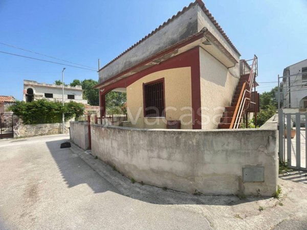 casa indipendente in vendita a Castel Volturno