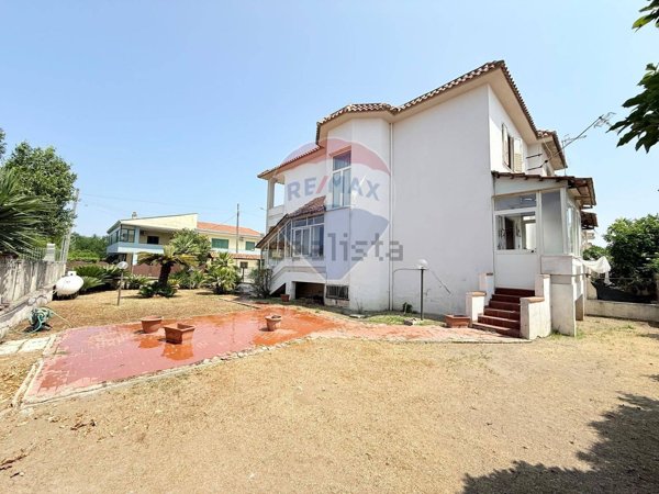 casa indipendente in vendita a Castel Volturno in zona Pineta Grande