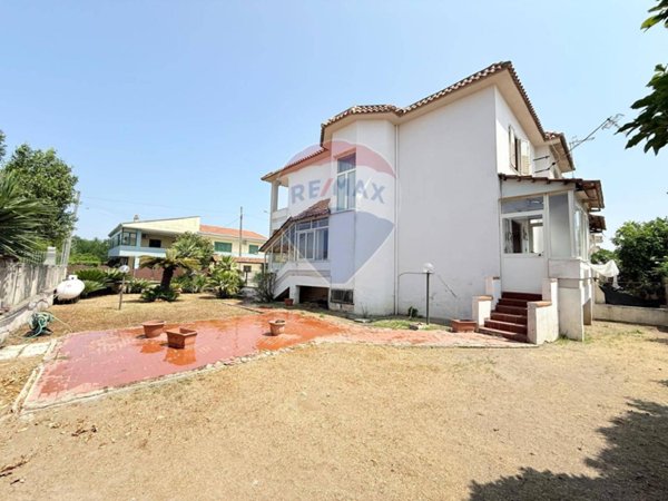 casa indipendente in vendita a Castel Volturno in zona Pineta Grande