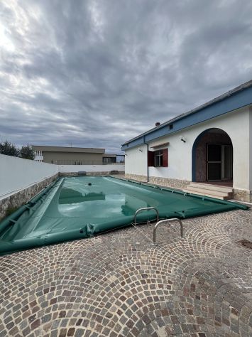 casa indipendente in vendita a Castel Volturno in zona Villaggio Coppola