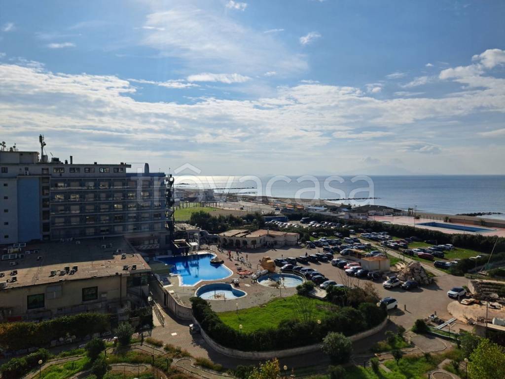 appartamento in vendita a Castel Volturno in zona Villaggio Coppola
