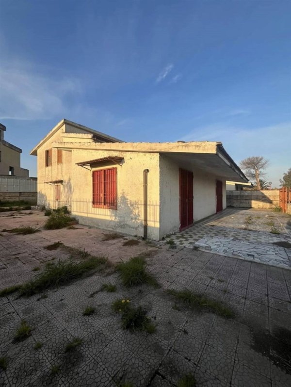 casa indipendente in vendita a Castel Volturno