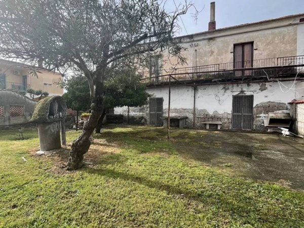 casa indipendente in vendita a Castel Volturno in zona Scatozza