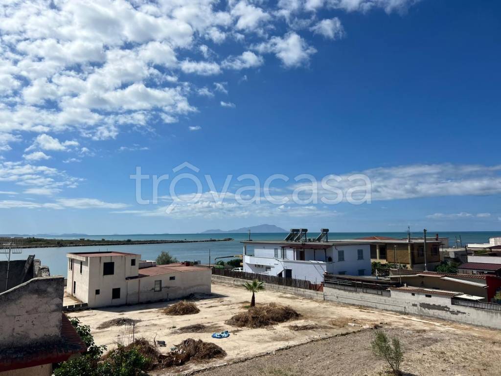 casa indipendente in vendita a Castel Volturno
