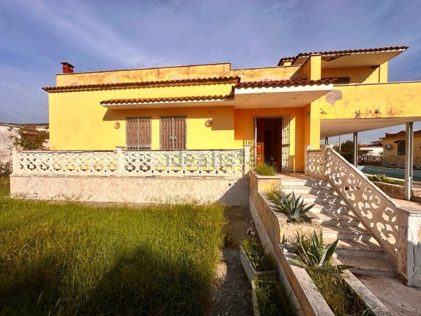 casa indipendente in vendita a Castel Volturno