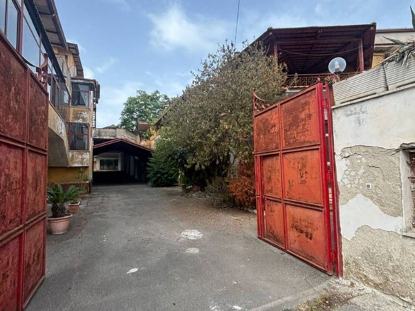 intera palazzina in vendita a Castel Volturno