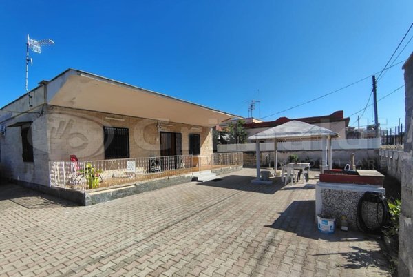 casa indipendente in vendita a Castel Volturno