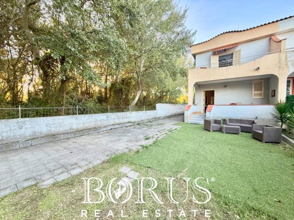 casa indipendente in vendita a Castel Volturno