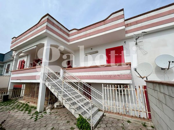 casa indipendente in vendita a Castel Volturno