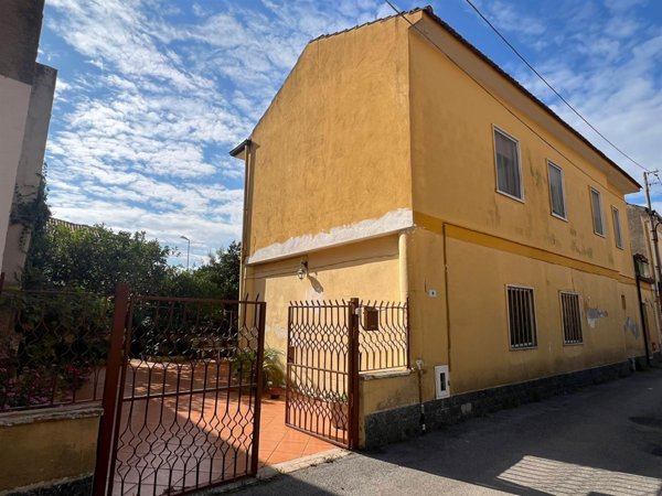 appartamento in vendita a Castel Volturno in zona Scatozza