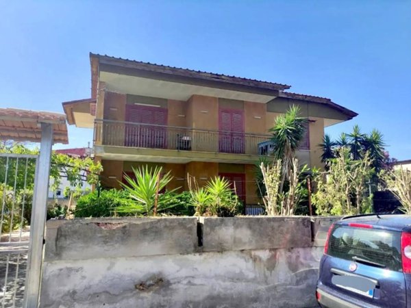 casa indipendente in vendita a Castel Volturno in zona Pineta Grande