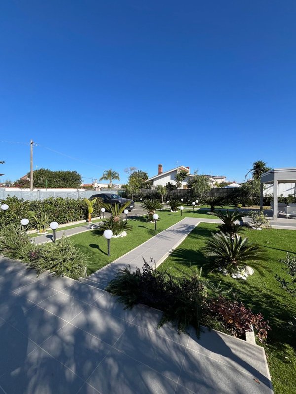 casa indipendente in vendita a Castel Volturno