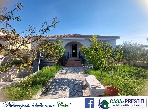 casa indipendente in vendita a Castel Volturno in zona Villaggio Coppola