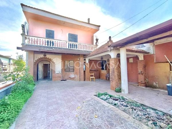 casa indipendente in vendita a Castel Volturno