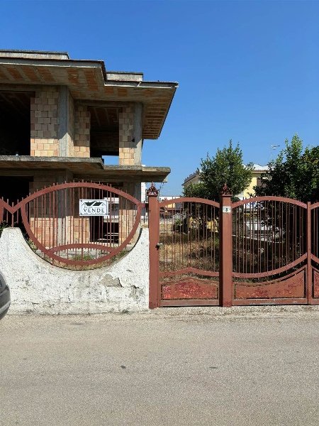 casa indipendente in vendita a Castel Volturno