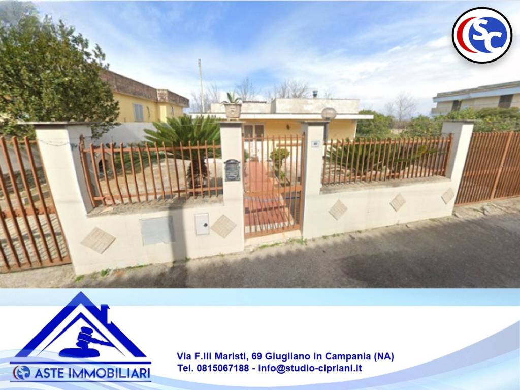 casa indipendente in vendita a Castel Volturno