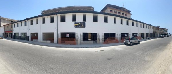 ufficio in vendita a Castel Volturno in zona Villaggio Coppola