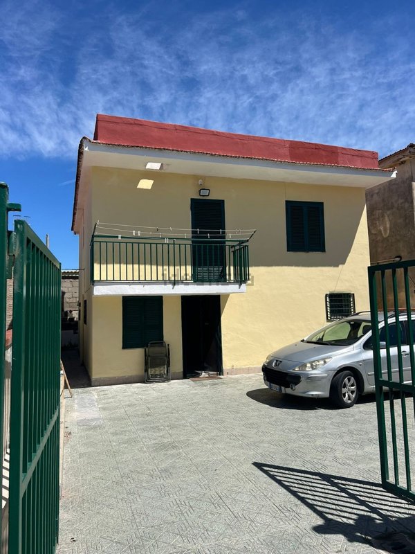 casa indipendente in vendita a Castel Volturno