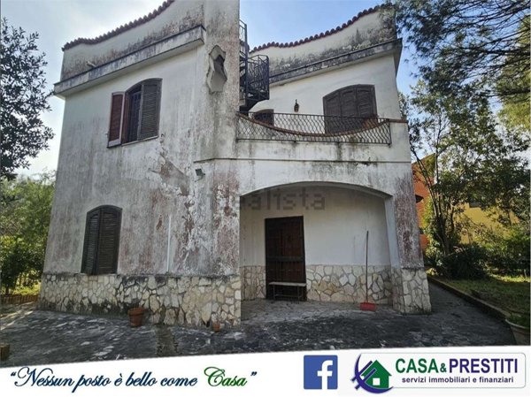casa indipendente in vendita a Castel Volturno