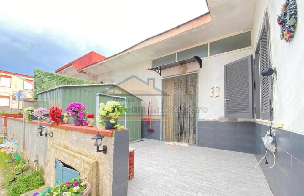 appartamento in vendita a Castel Volturno in zona Ischitella