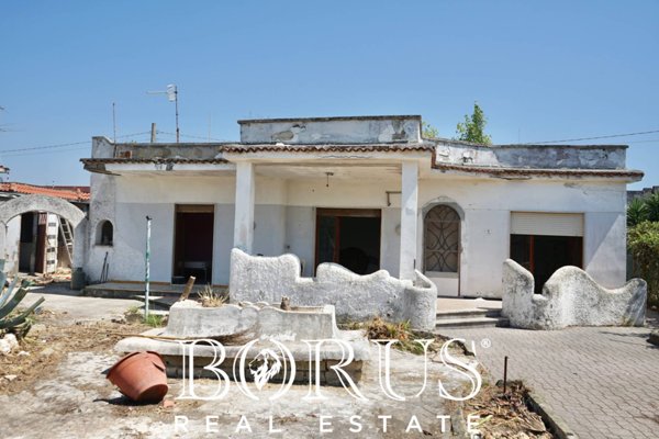 casa indipendente in vendita a Castel Volturno