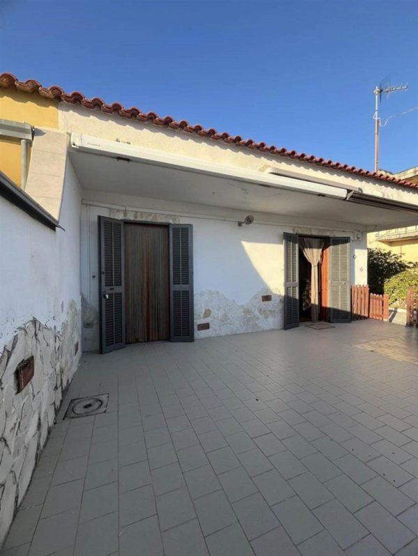 casa indipendente in vendita a Castel Volturno