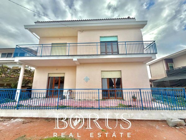 casa indipendente in vendita a Castel Volturno