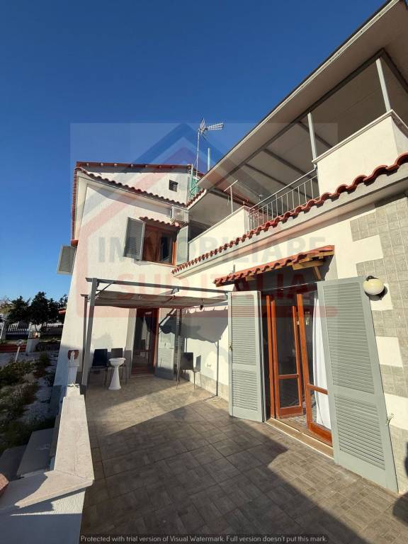 casa indipendente in vendita a Castel Volturno